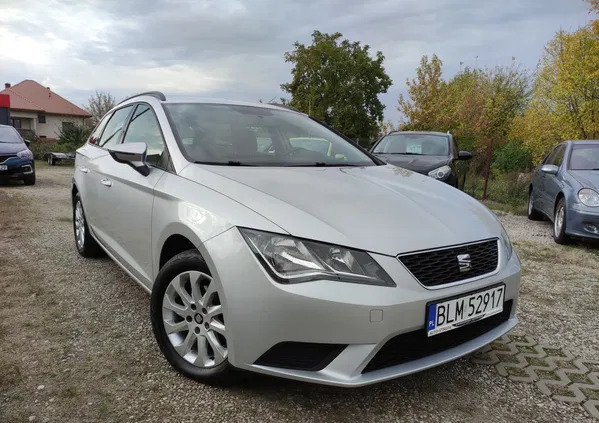 samochody osobowe Seat Leon cena 36900 przebieg: 200850, rok produkcji 2015 z Łomża